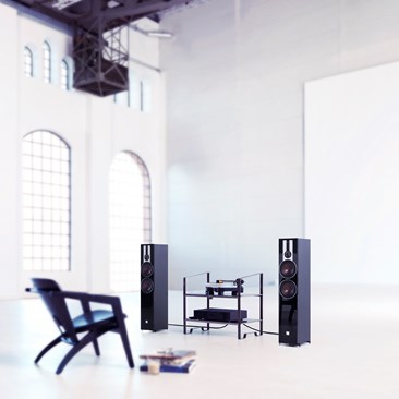 DALI-OPTICON-6-Black-STEREO-interior.jpg